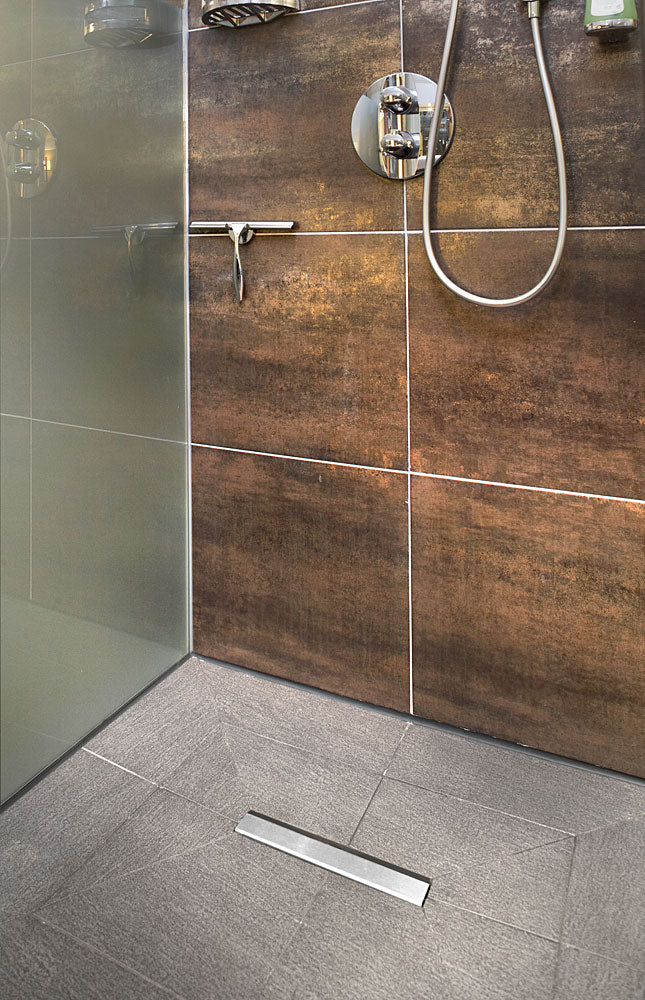 Receveur de douche wedi Fundo Riofino rectangulaire, écoulement linéaire centré